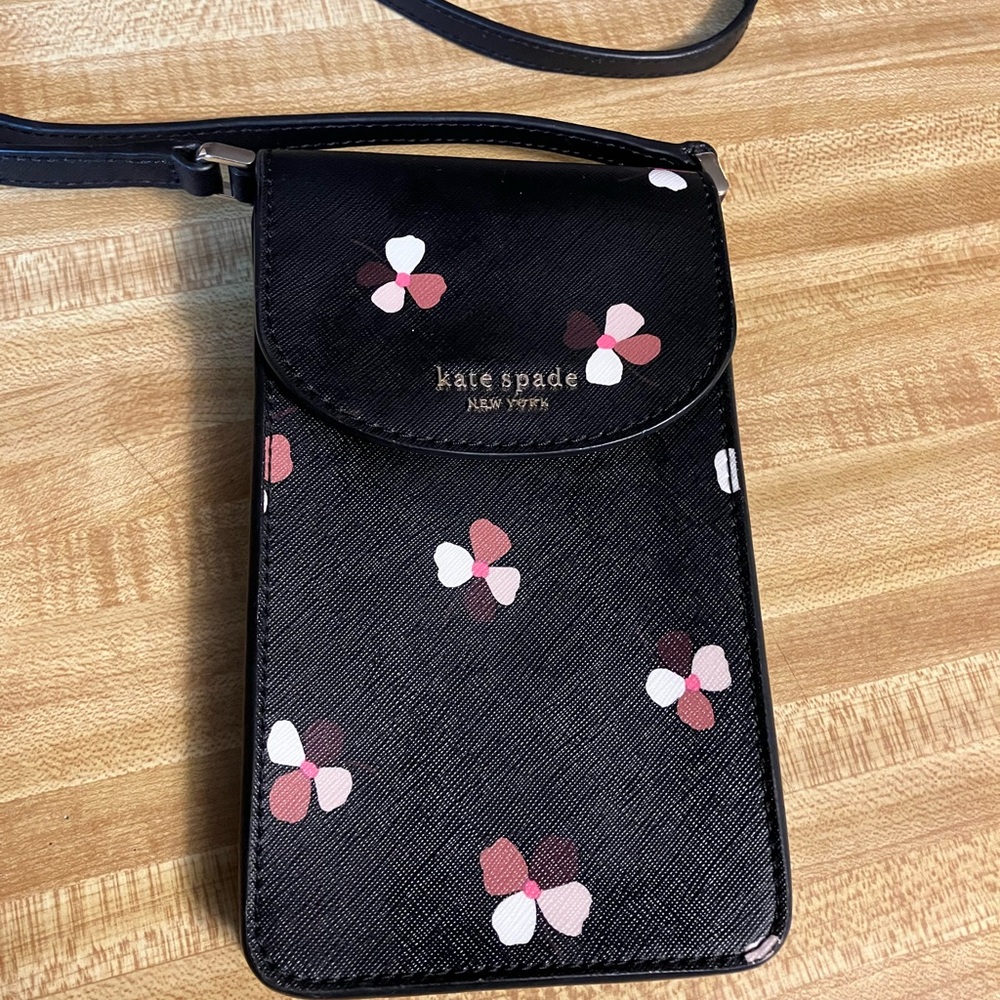 🌸Kate Spade Phone Crossbody